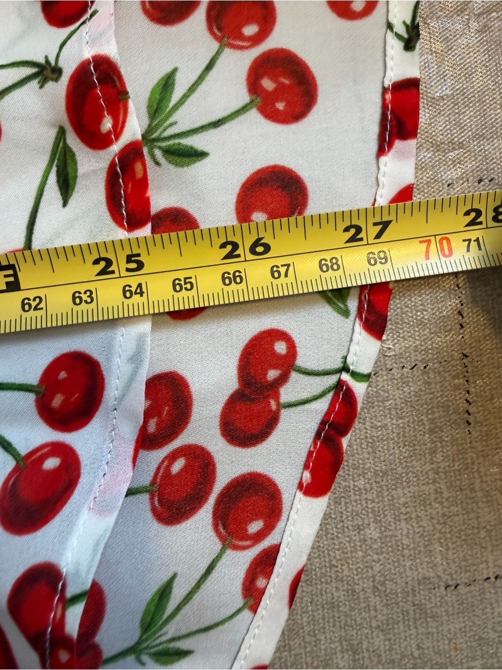 L’AGENCE Nina Cherry Print 100% Silk Button Front Blouse Top Size M - Picture 7 of 7